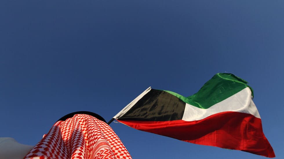 قرار عاجل في الكويت يهدد بعودة عدد كبير من المصريين