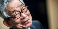 ما سبب وفاة الروائي الياباني كنزابورو أوي حائز على جائزة نوبل الآداب
